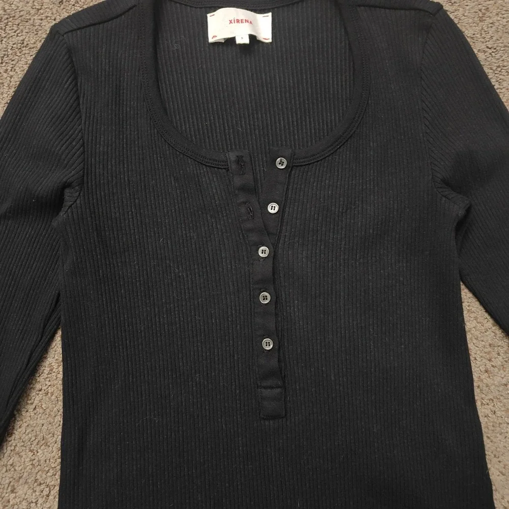 XiRENA sku tsht
